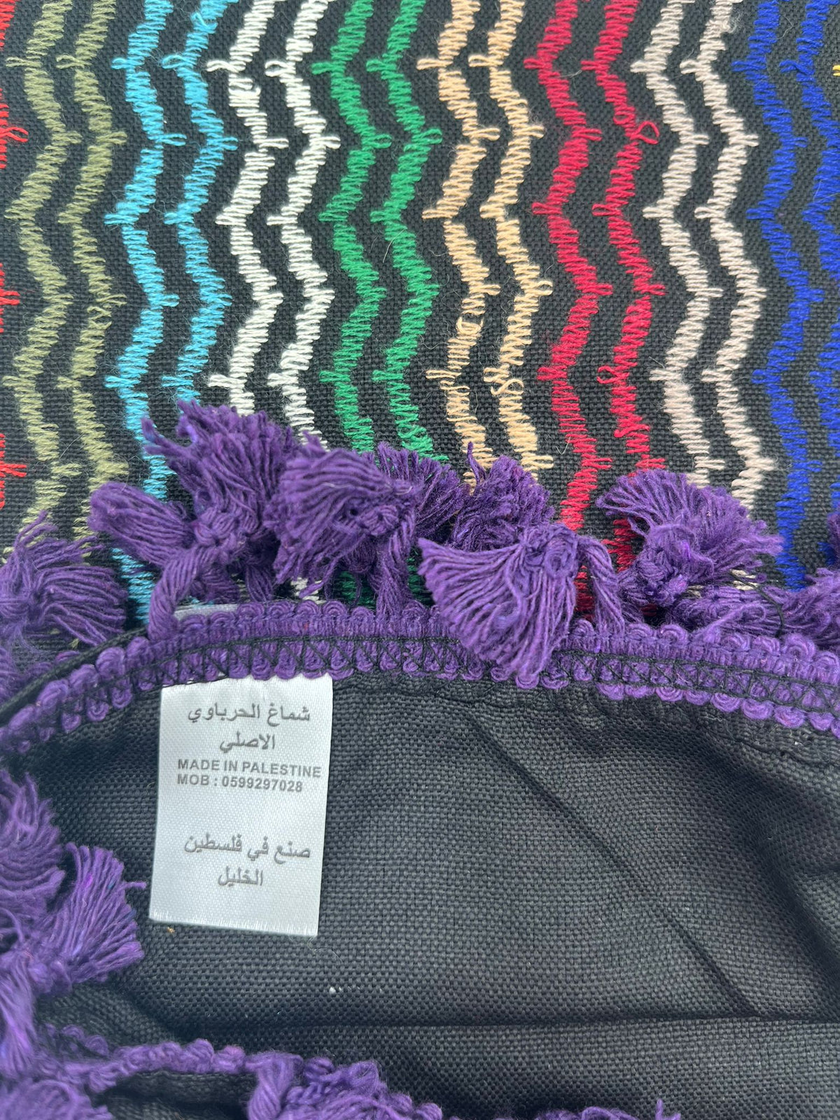 Hirbawi Kuffiyeh Svart og farger