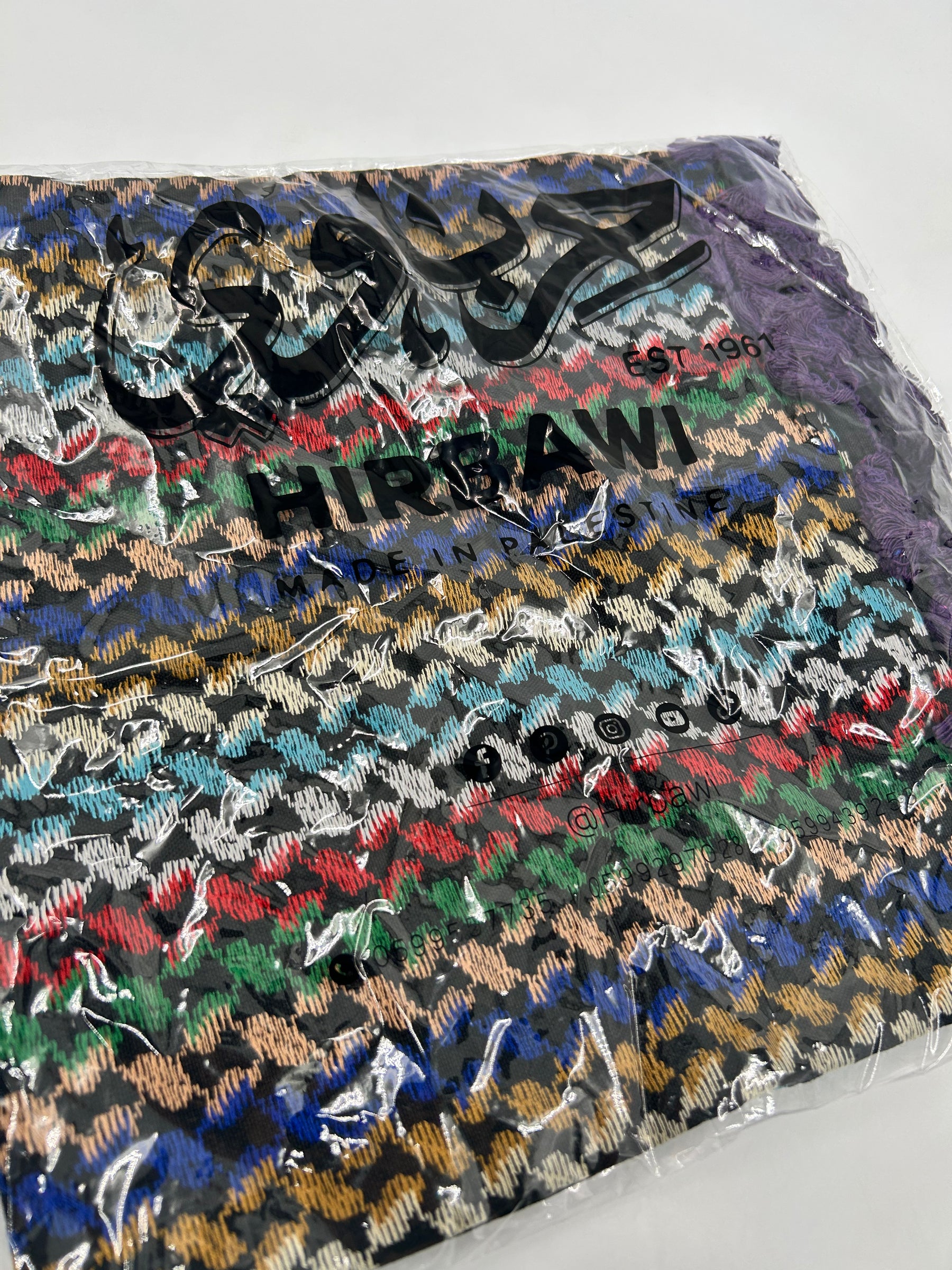 Autentico kuffiyeh Hirbawi - multicolore con nappa viola
