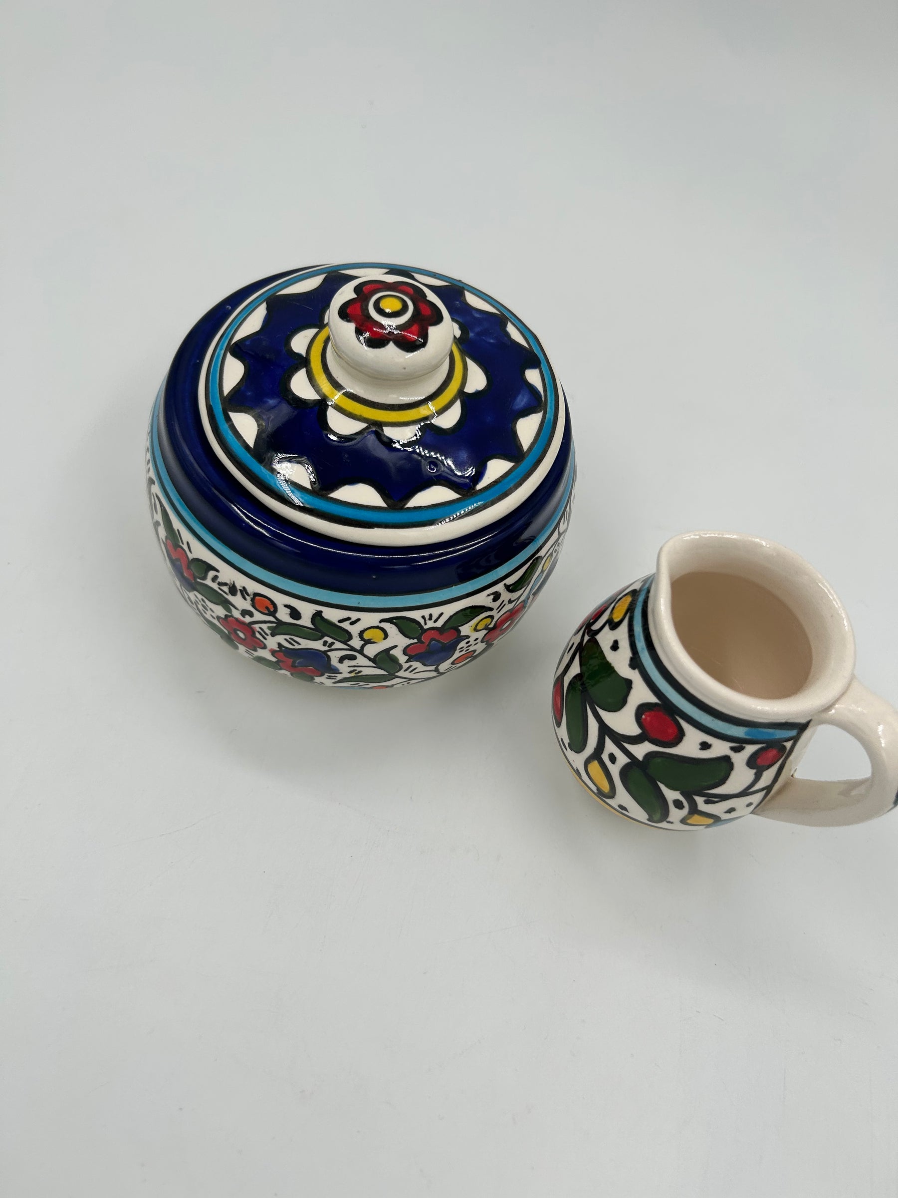 Al-Khalil-Glas mit Deckel und Milchkännchen