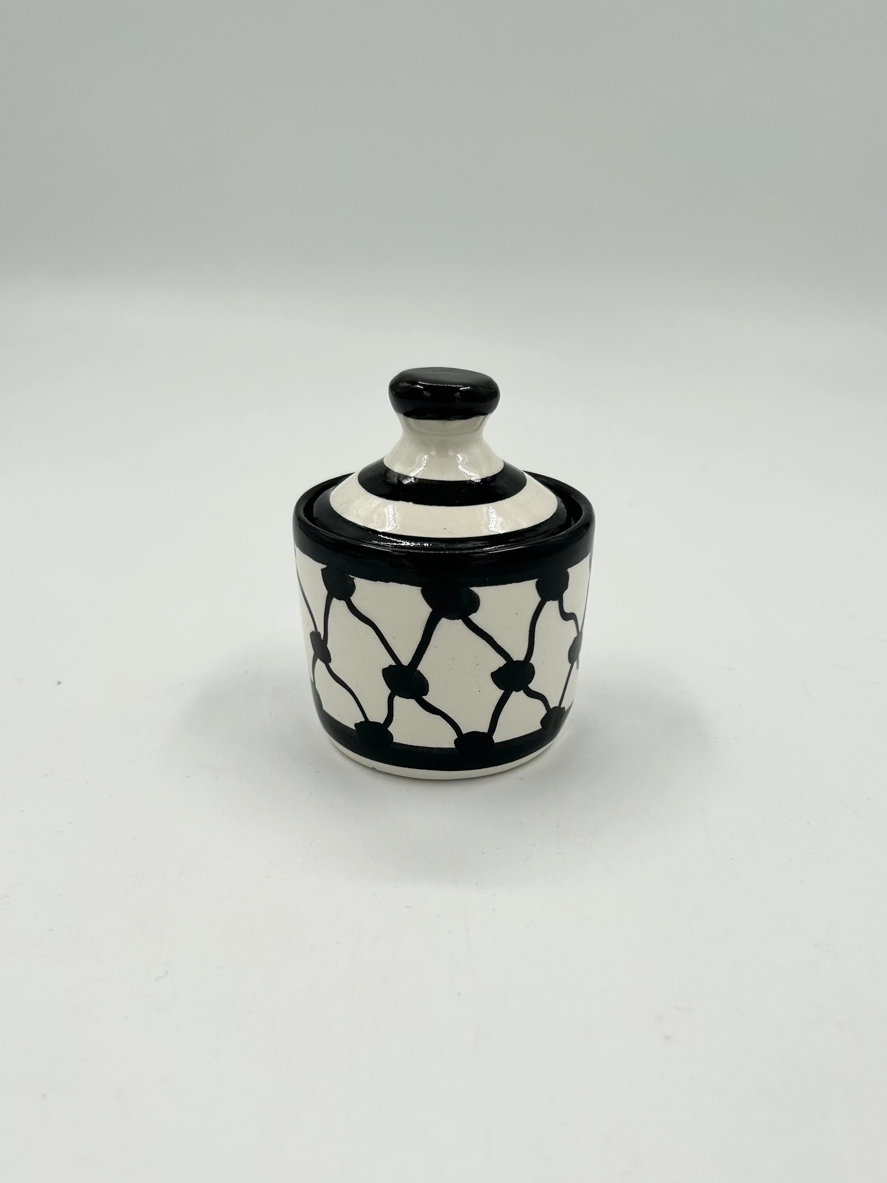 Glas mit Deckel – mehrfarbig