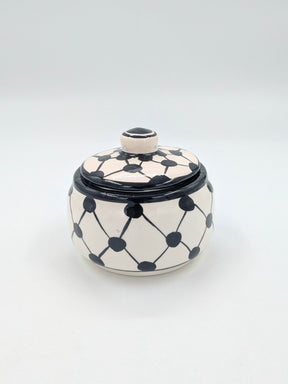 Pot avec couvercle-kuffiye