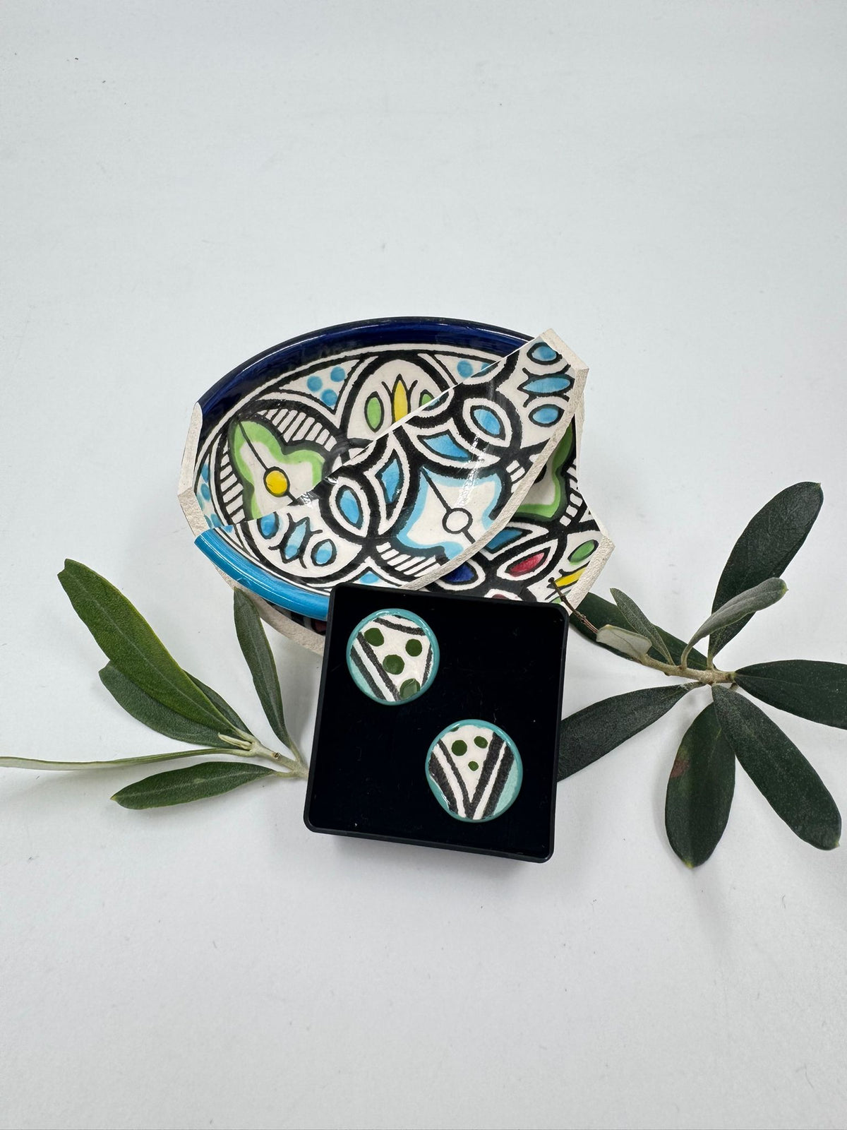 Håndlagde øredobber, røde 16 mm